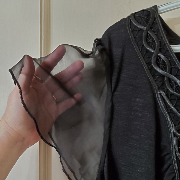 Women's Top - Picture 9 of 9